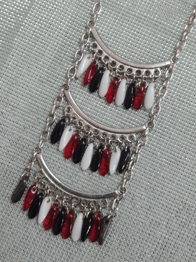 Collier JAYA