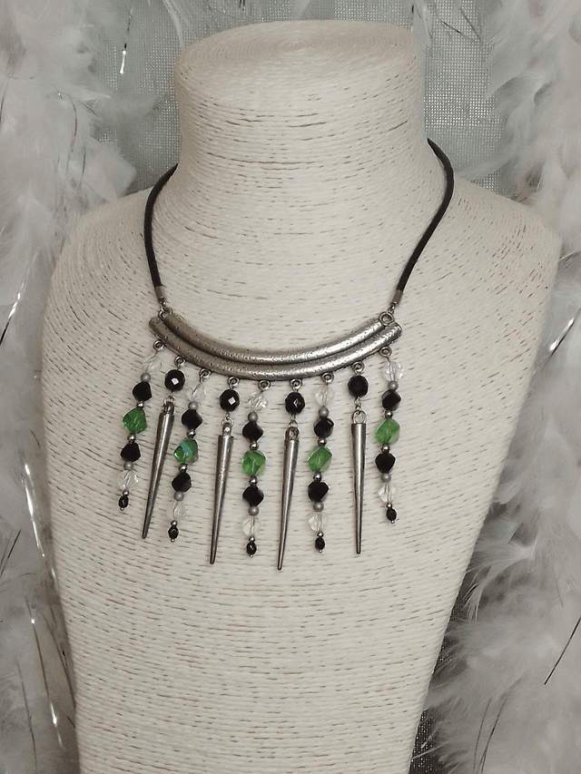 Collier ras de cou - REBELLE