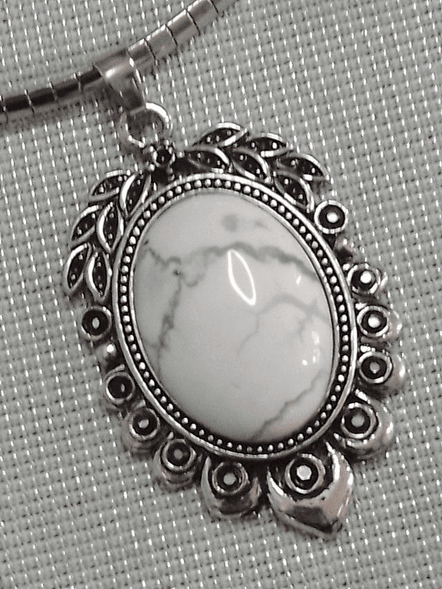 Collier ras de cou - CAMÉLIA