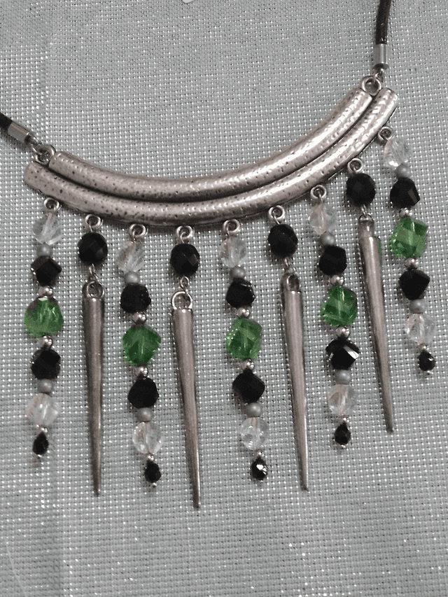 Collier ras de cou - REBELLE